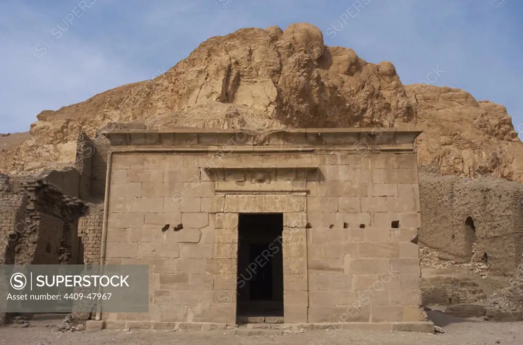 Valley of the Artisans. Ruins of Set Maat's settlement, home to the artisans who worked on the tombs in the Valley of the Kings during the 18th to 20th dynasties. Temple of Hathor and Maat built in ptolemaic era. Outside view. New Kingdom. Deir el-Medina. Egypt.