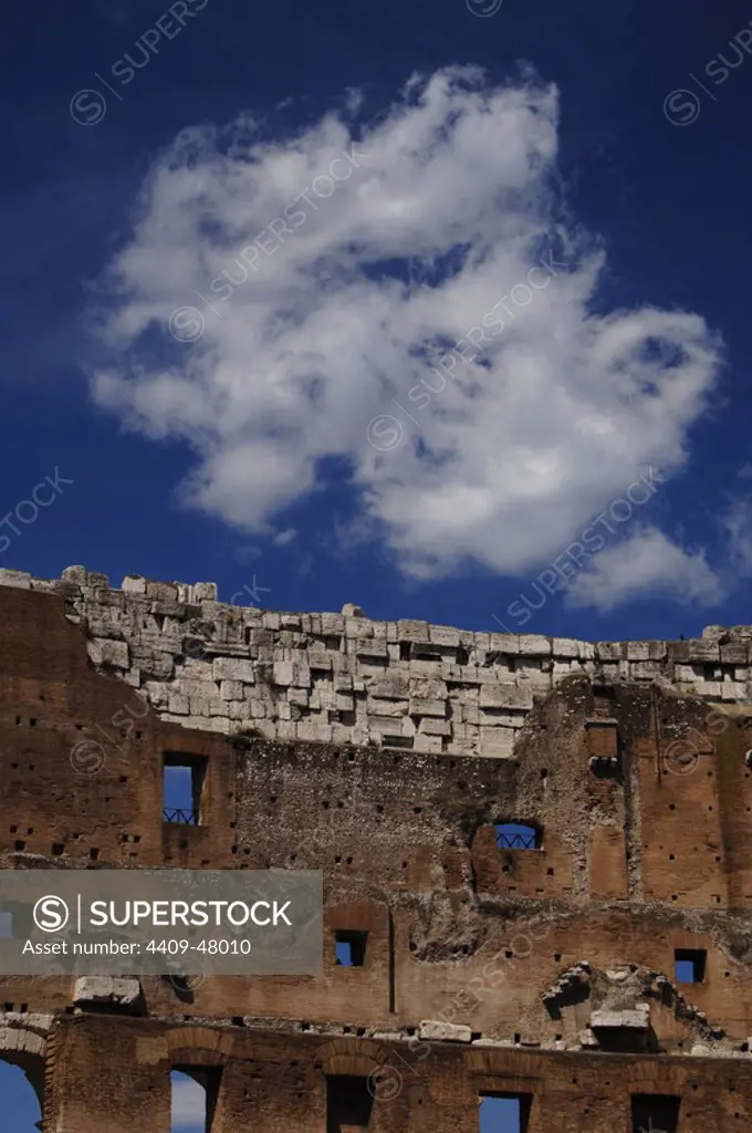 Italy, Rome. Flavian Amphitheatre or Coliseum. Roman period. Built in 70-80 CE. Flavian dynasty. Detail wall.