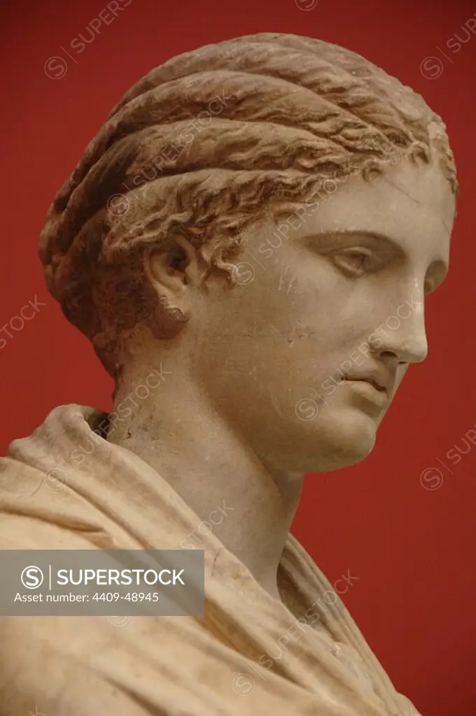 Greek Art. Greece. Funerary statue of a woman carved in marble. Bust. Found in Delos. Copy of 2nd century BCE from an original dated in 300 BCE. National Archaeological Museum. Athens.