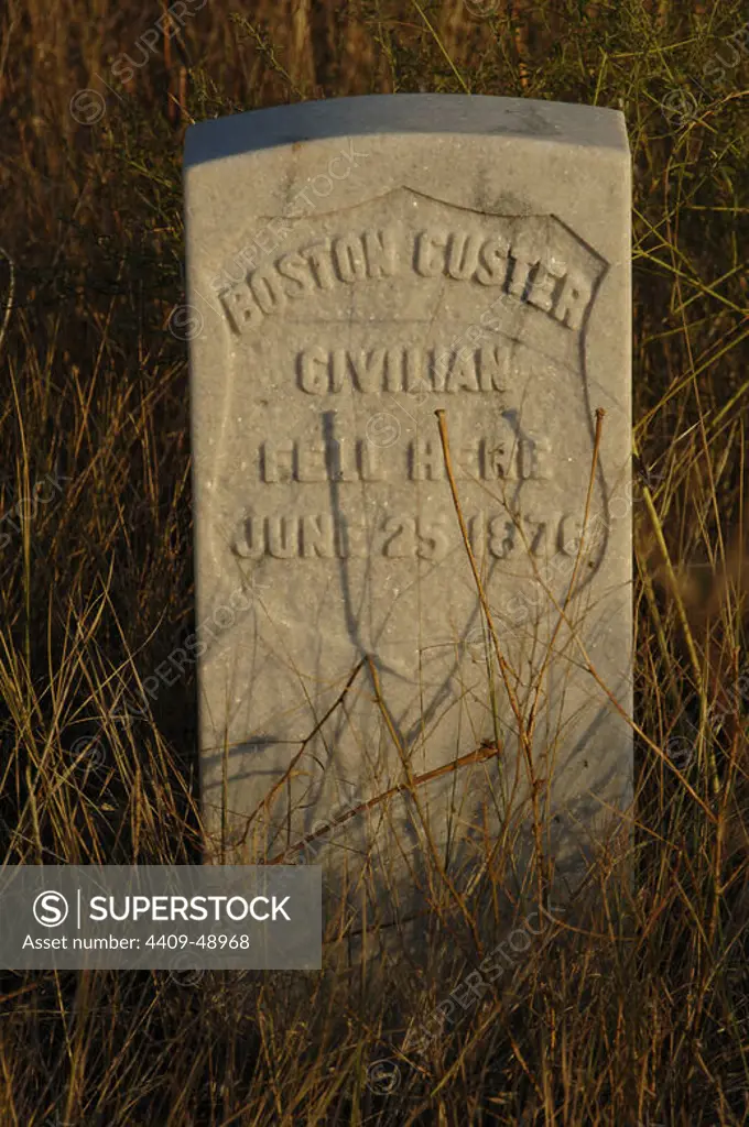 MONUMENTO NACIONAL DEL CAMPO DE BATALLA DE LITTLE BIGHORN (25-26 de junio de 1876). "LAST STAND HILL 7TH CAVALRY MEMORIAL". En la colina está marcado con lápidas el lugar en el que cayeron muertos Custer y los soldados del Séptimo de Caballería. Detalle. Estado de Montaña. Estados Unidos.