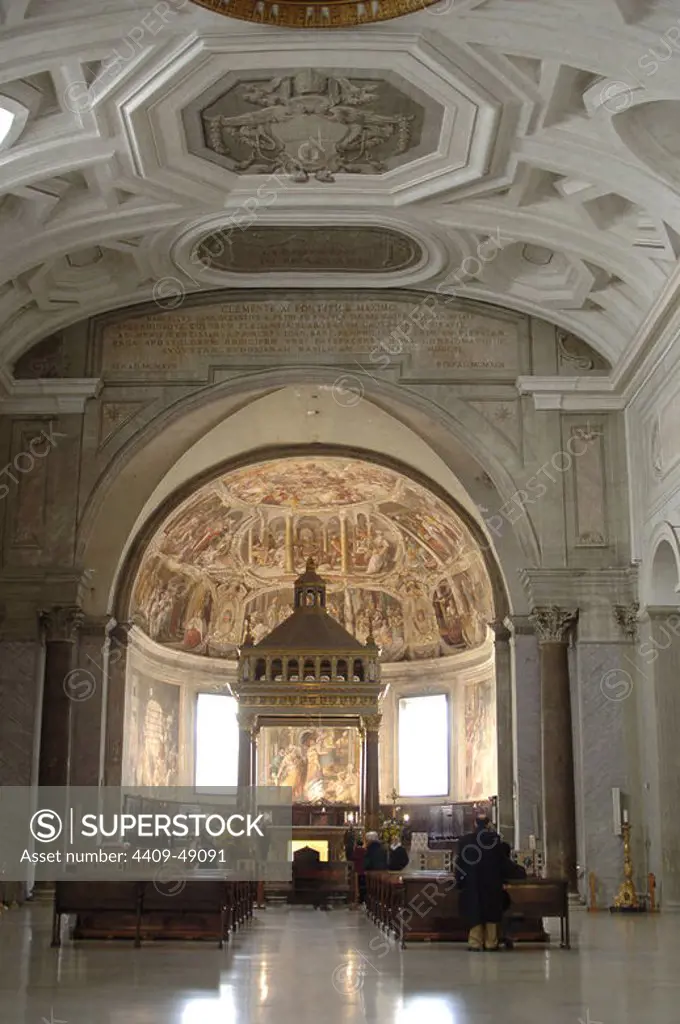 Italy. Rome. San Pietro in Vincoli Church. Interior. In the apse, frescoes by Giacomo Coppi (1523-1591), 1577.