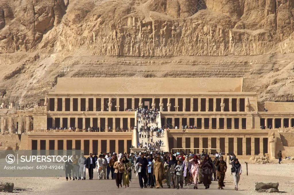 Egypt. Tourists visiting the Temple of Hatshepsut. Designed by architect Senemut. Deir el-Bahari.