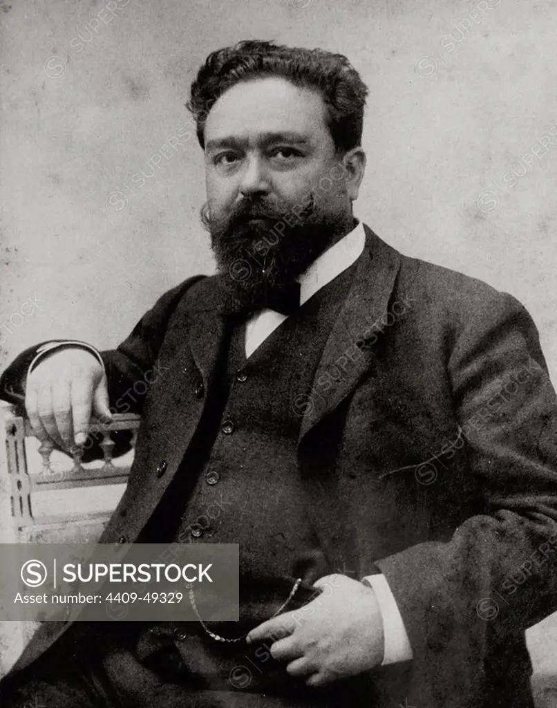 ALBENIZ, Isaac (Camprodón,1860-Cambo-les-Bains, 1909). Compositor y pianista español. Fotografía.