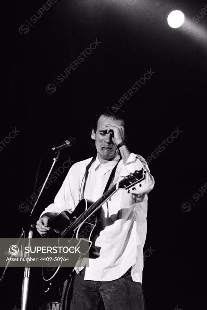 El músico John Hiatt en concierto. Sala Zeleste, Barcelona. 1987.