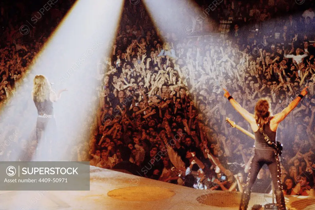 Jon Bon Jovi en concierto. Palau d'Esports, Barcelona. 1989.