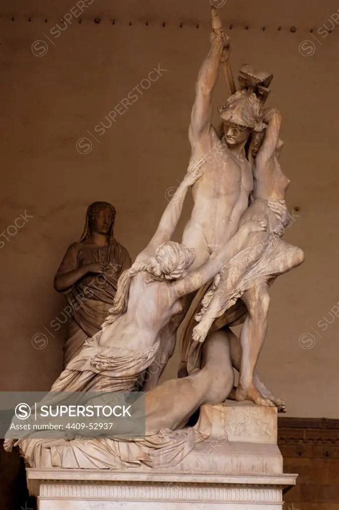 "PIRRO RAPTA A POLIXENA PARA SER SACRIFICADA ANTE LA TUMBA DE AQUILES". Grupo escultórico de Pio Fedi (1816-1892). Logia dei Lanzi. Florencia. Italia.