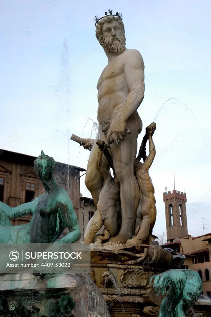 ITALIA. FLORENCIA. Vista de la FUENTE DE NEPTUNO, obra realizada por Bartolomeo AMMANNATI y sus ayudantes entre 1563 y 1575. Fue mandada construir por Cosimo I y se encuentra ubicada en la piazza della Signoria. La Toscana.