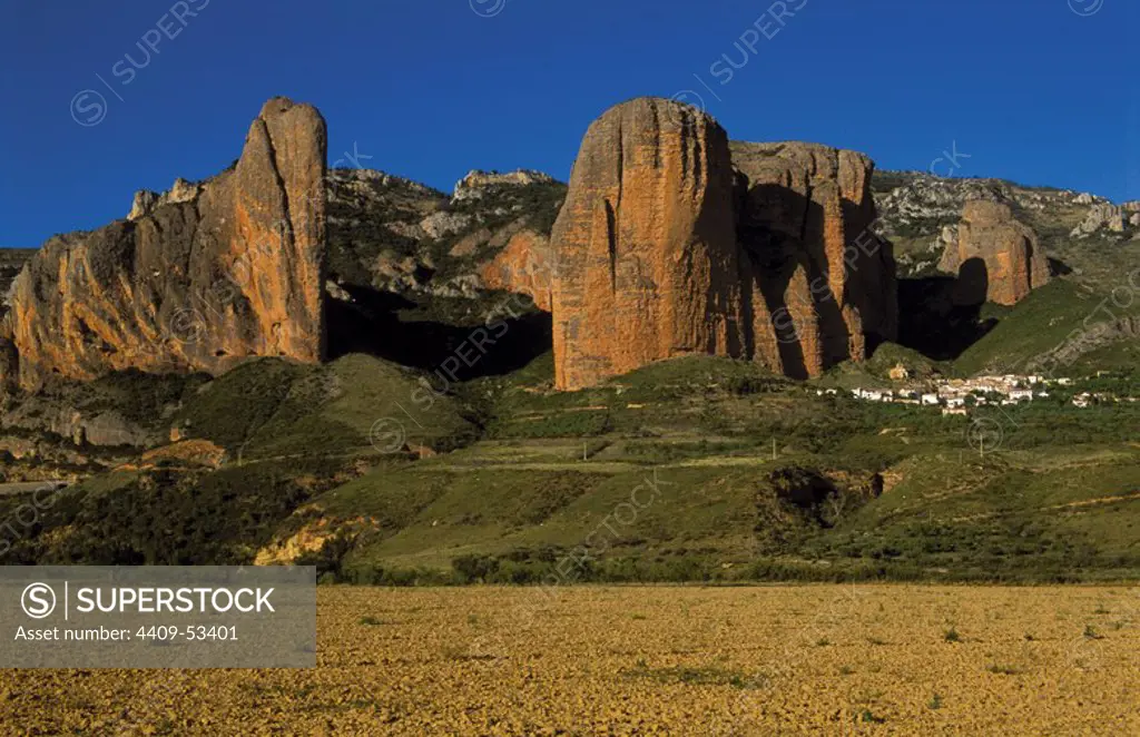 ARAGON. Panoramic landscape of MALLOS DE RIGLOS, vertical conglomerate rock formations. Province of Huesca. Spain.