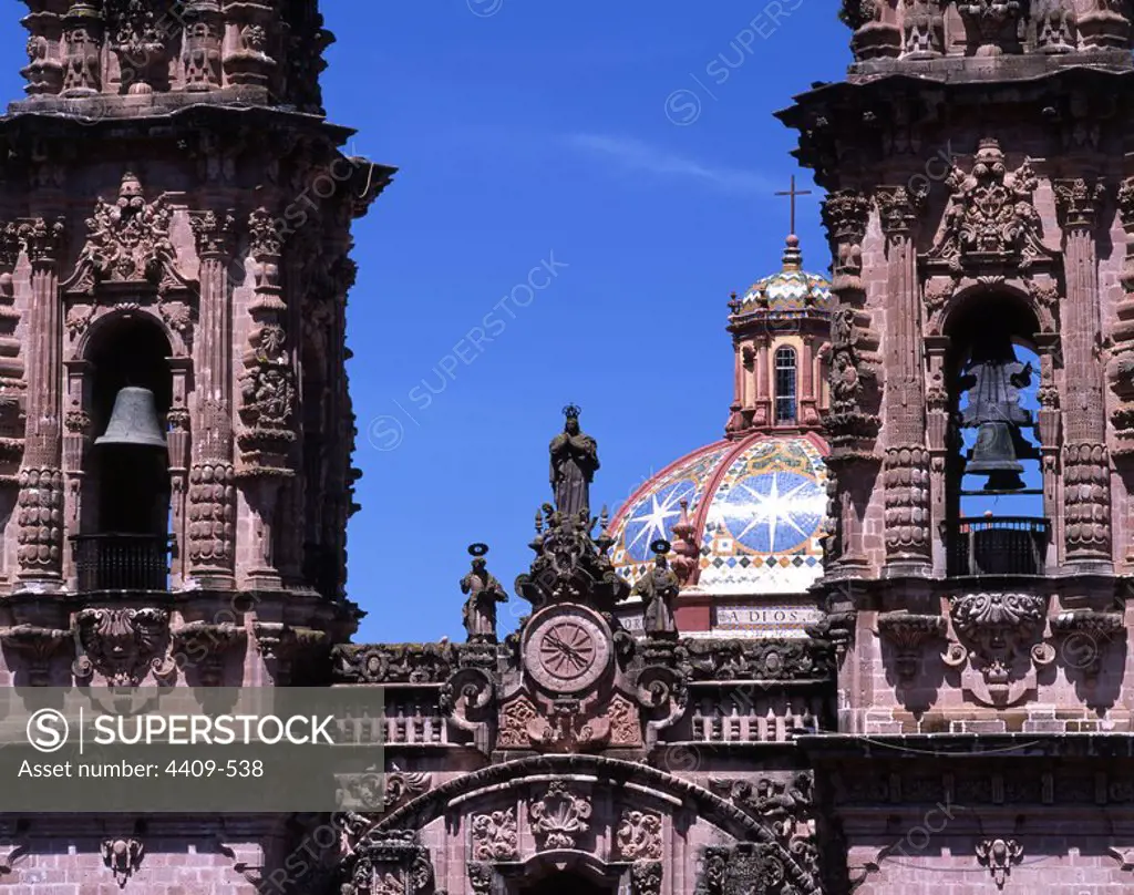 Mexico.Guerrero. Taxco. Templo de Santa Prisca.Torres y cupula,Colonial sigloXVIII.