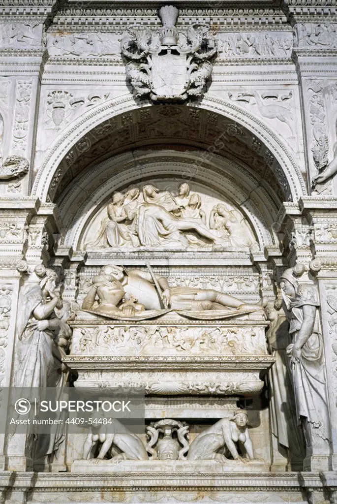 Spain, Catalonia, Lleida province, Bellpuig. St. Nicholas Church. Tomb of the viceroy of Naples Ramon Folch de Cardona i Anglesola (1467-1522). Work by Italian sculptor Giovanni da Nola (1478-1559). When the viceroy Ramo_n de Cardona died in Naples in 1522, da Nola built his tomb in Naples, but it was then transported piece by piece to Bellpuig where Cardona was buried.