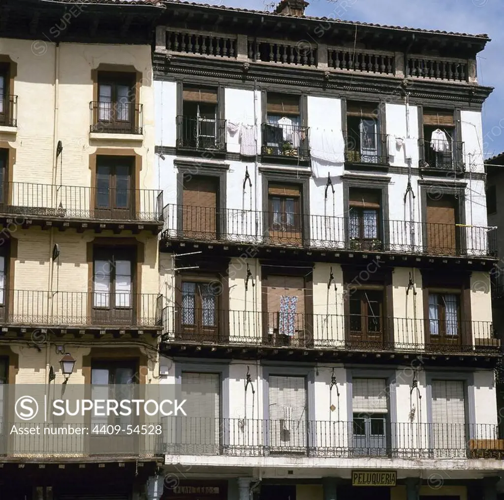 ARAGON. CALATAYUD. Detalle de un edificio de viviendas de la población. Provincia de Zaragoza. España.