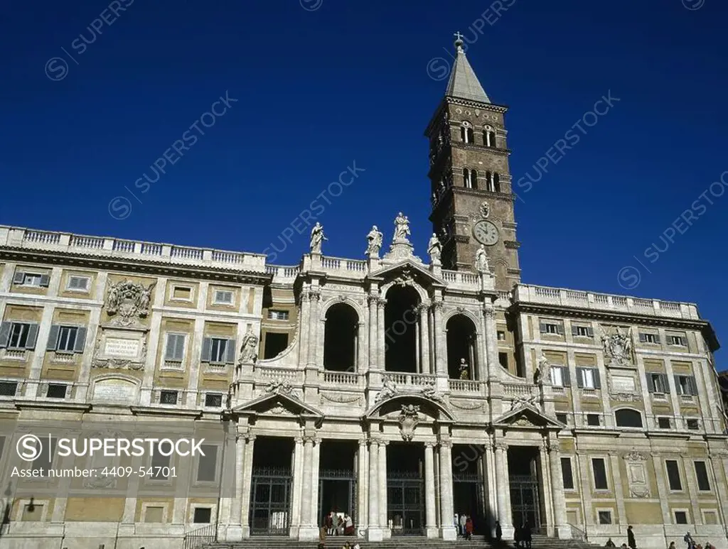 ARTE S. XVIII. ITALIA. SANTA MARIA MAGGIORE. La fachada principal, de Ferdinando Fuga, fue realizada en 1743. Durante los siglos XVI y XVIII, la iglesia fue rodeada por casas de prelados. es una de las iglesias más grandes de Roma, iniciada en el siglo V y finalizada en el siglo XVIII. ROMA.