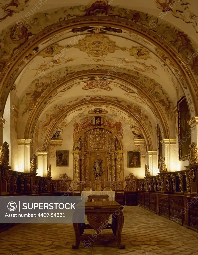 ARTE SIGLO XVIII. ESPAÑA. MONASTERIO DE YUSO. Vista general del interior de la SACRISTIA, ricamente decorada y con una importante colección pictórica en sus paredes. SAN MILLAN DE LA COGOLLA. La Rioja.