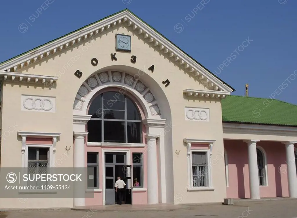 Ukraine. Autonomous Republic of Crimea. Feodosiya. Railway Station. Exterior.