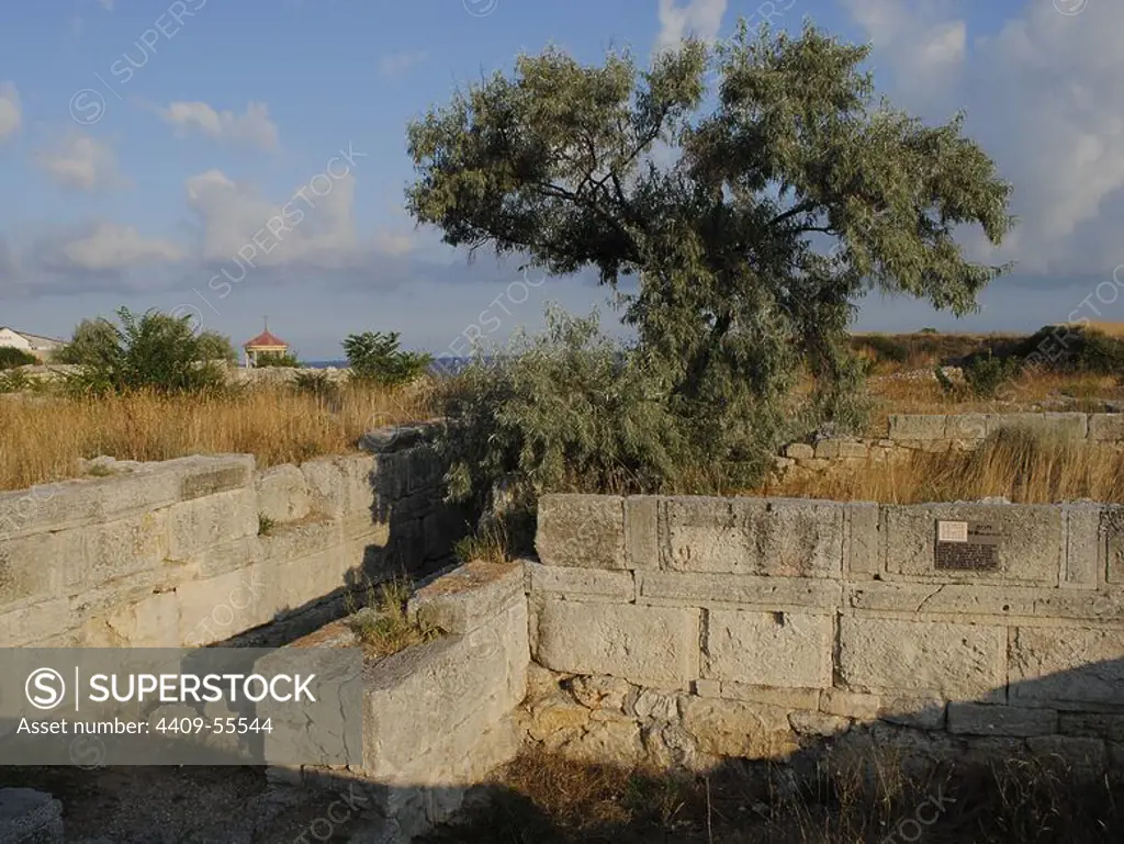Ukraine. Chersonesus Taurica. 6th century BC. Greek colony occupied later by romans and byzantines. Ruins. At background, supposed spot of christening of Prince Vladimir the Great. Sevastopol.