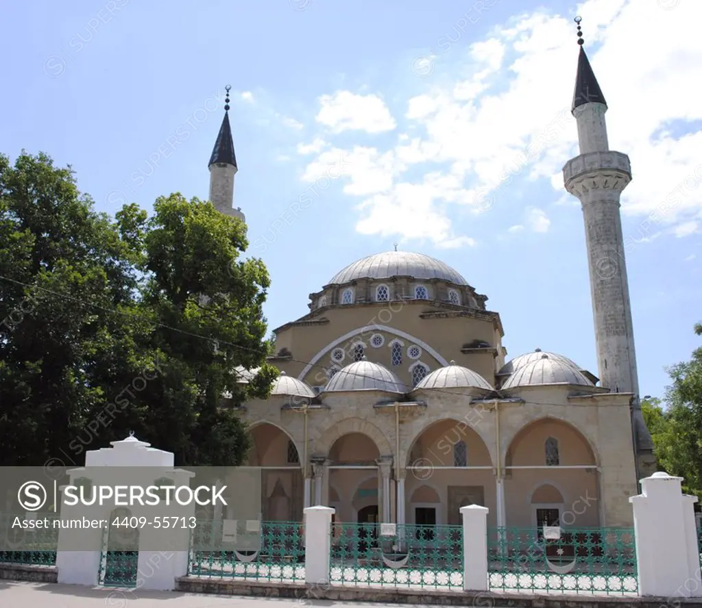 Ukraine. Autonomous Republic of Crimea. Yevpatoria. Juma-Jami Mosque. 1552-1564. Founded by Khan Devlet I Giray and designed by Mimar Sinan (1490-1588).