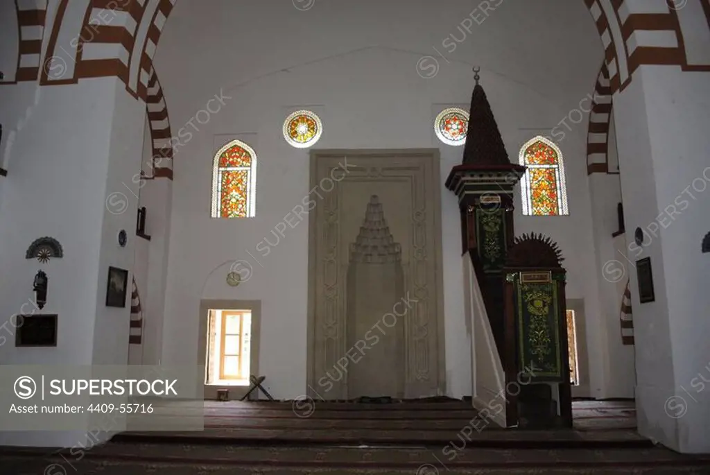 Ukraine. Autonomous Republic of Crimea. Yevpatoria. Juma-Jami Mosque. 1552-1564. Founded by Khan Devlet I Giray and designed by Mimar Sinan (1490-1588). Interior. Prayer room.