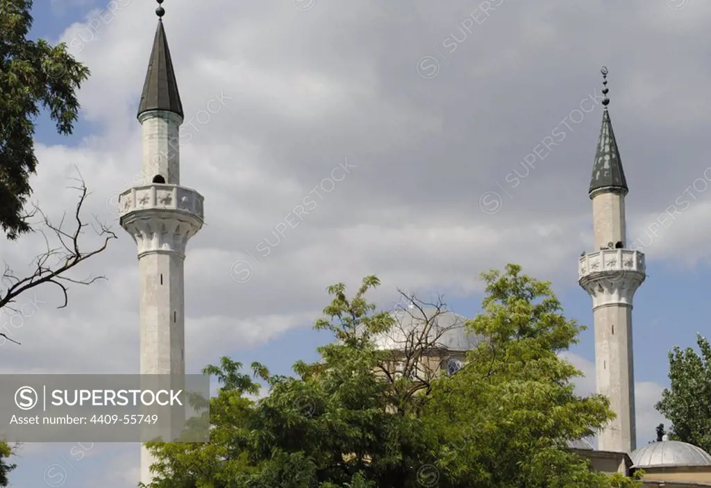 Ukraine. Autonomous Republic of Crimea. Yevpatoria. Juma-Jami Mosque. 1552-1564. Founded by Khan Devlet I Giray and designed by Mimar Sinan (1490-1588). Minarets.