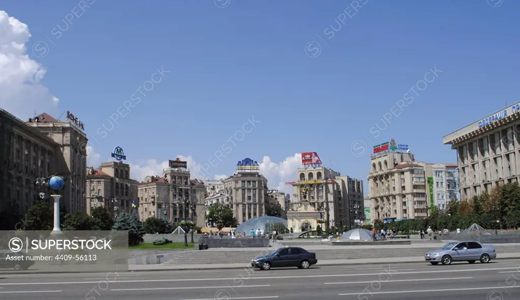 Ukraine. Kiev. Maidan Nezalezhnosti (Independence Square).