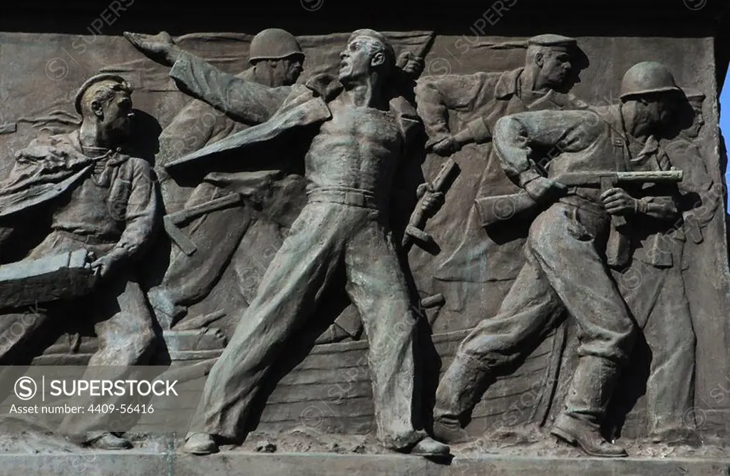 Monument to Unknown Sailor. It was erected in 1960 in honour of all Soviet sailors of the Black Sea Fleet who died in the defense and liberation of Odessa during the Great Patriotic War. Detail of a bas-relief in bronze, depictinf Russian soldiers fighting against the Germans, 1941. Sculptor: M. Naruzetsky. Architects: G. Topuz and P. Tomilin. Odessa, Ukraine.