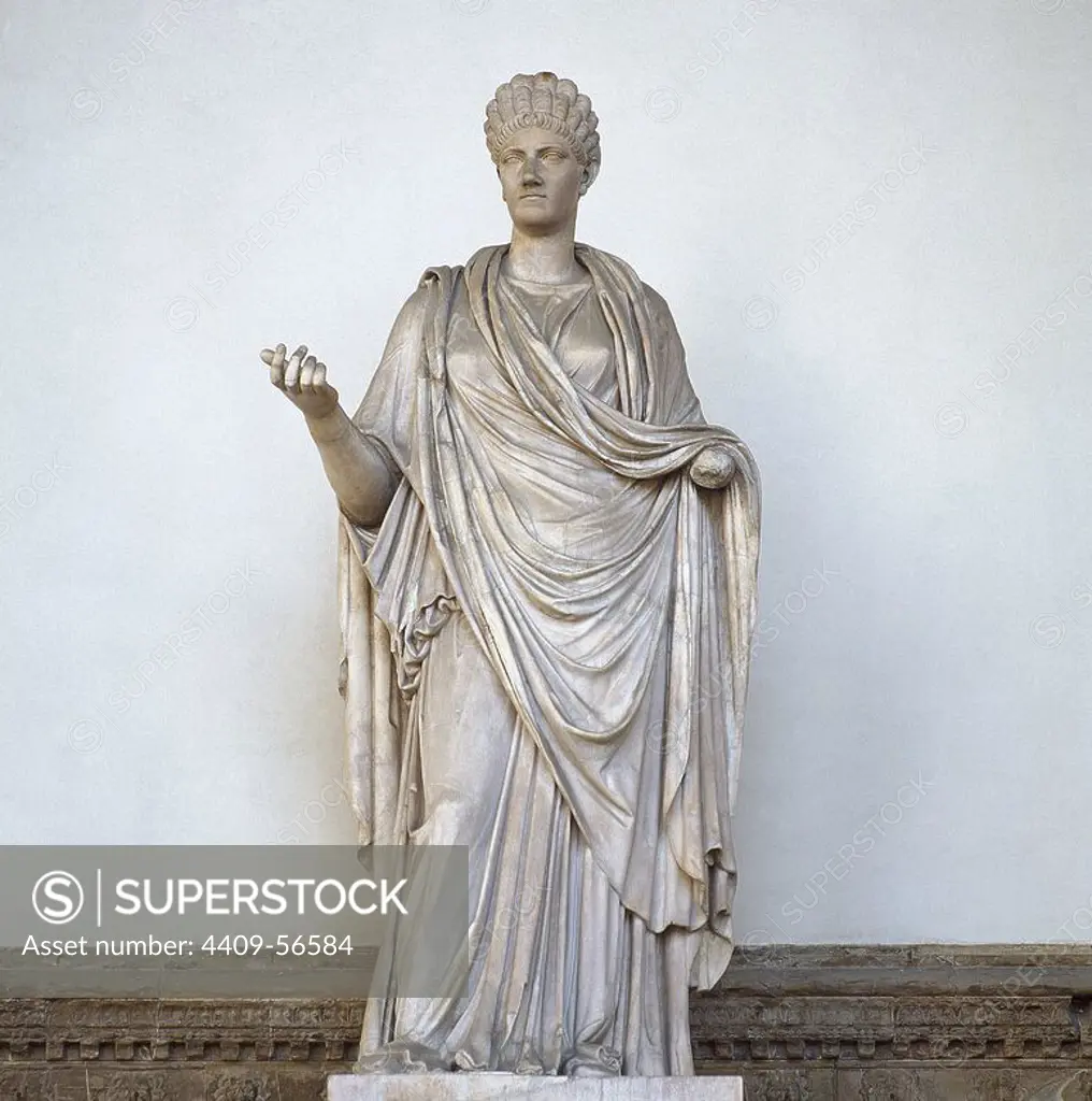 Roman Imperial era. Sculpture of a Vestal, wearing stoa and palla. Virgin at the Loggia dei Lanzi, Florence, Italy.