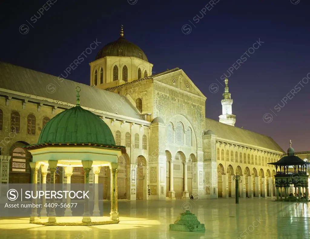 Syria. Damascus. Umayyad Mosque or Great Mosque of Damascus. Built in the early 8th century. Courtyard. Night view.