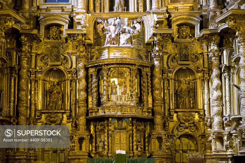 Peru. Cusco city. Church of La Compañia (17th century). Altar..