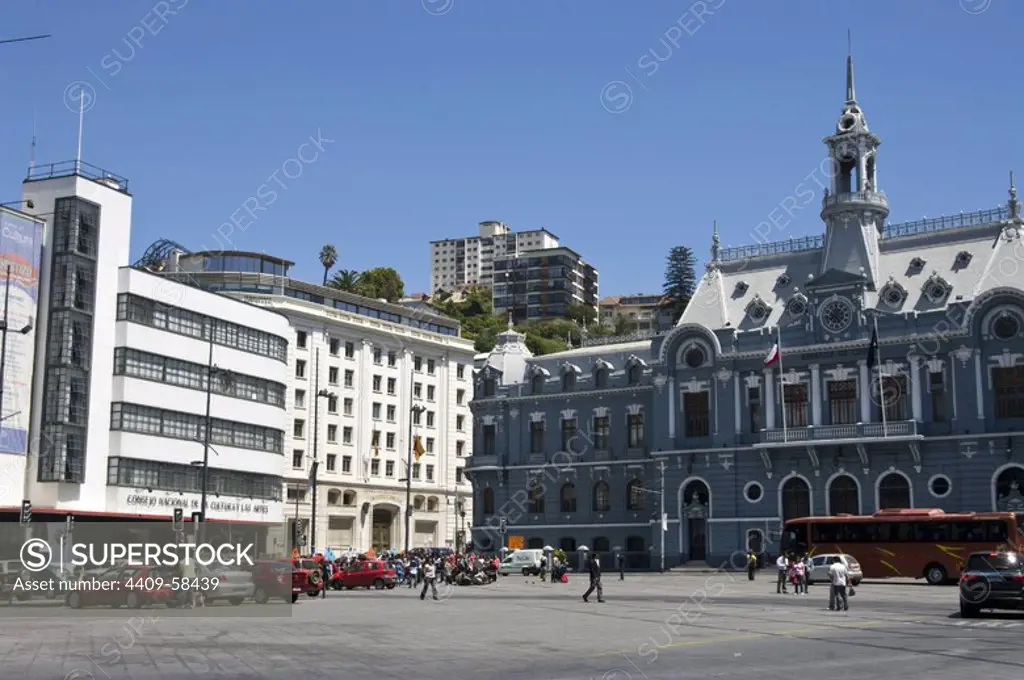 Chile. Valparaiso city. Sotomayor square and the Naval Command building . World heritage Site..