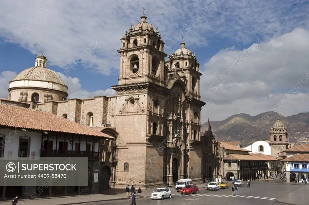Peru. Cusco city. Plaza de Armas and the Church of La Compañia de Jesus..