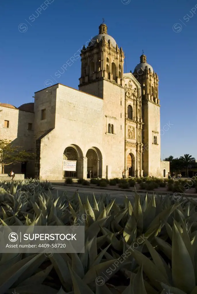 The Church and former Monastery of Santo Domingo de Guzman(17th-18th centurys). Main façade. City of Oaxaca.Mexico..