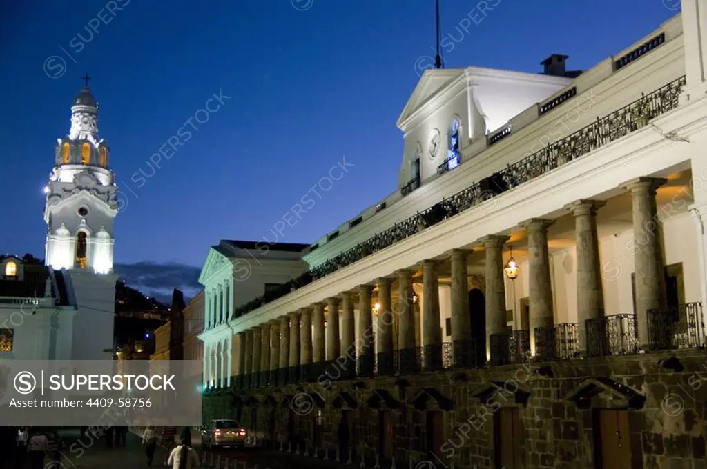 Ecuador.Quito.Historical center.Square of Independencia o square Grande.Church of El Sagrario and the Cathedral..