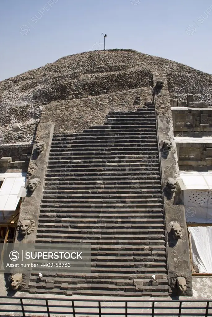 Archeological site of Teotihuacan (100BC-AD700).UNESCO World Heritage Site.The Quetzalcóalt Pyramid . Mexico.