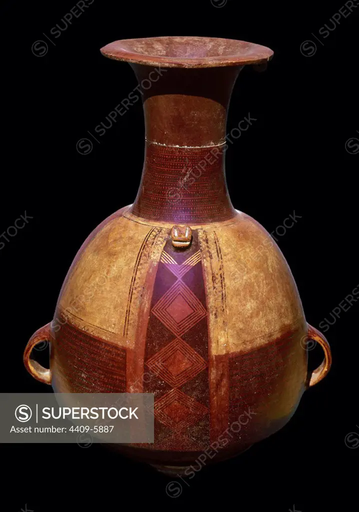 Aribalo (typical jar). Piece of Peruvian ceramic with geometrical designs. Inca culture. 15th-16th centuries A.D.. Madrid, Museum of America. Location: MUSEO DE AMERICA-COLECCION. MADRID. SPAIN.