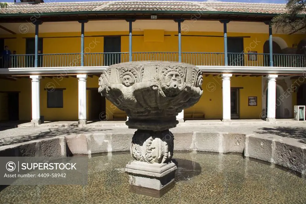 Ecuador.Quito.Cloister of the old Hospital San Juan de Dios (XVI century) Current City Museum. Colonial fountain.