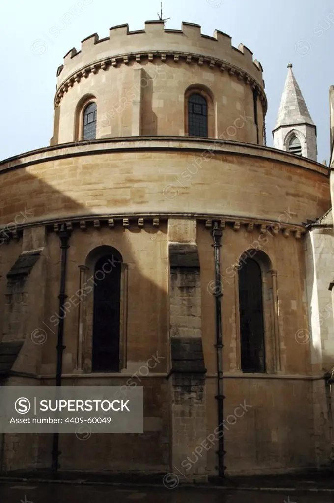 United Kingdom, England, London. Temple Church. It was built by the Knights Templars. The Round Church was consacrated in 1185 by the patriarch of Jerusalem. Exterior view of the Round Chuch, the original circular church building, now acting as a nave of the temple.