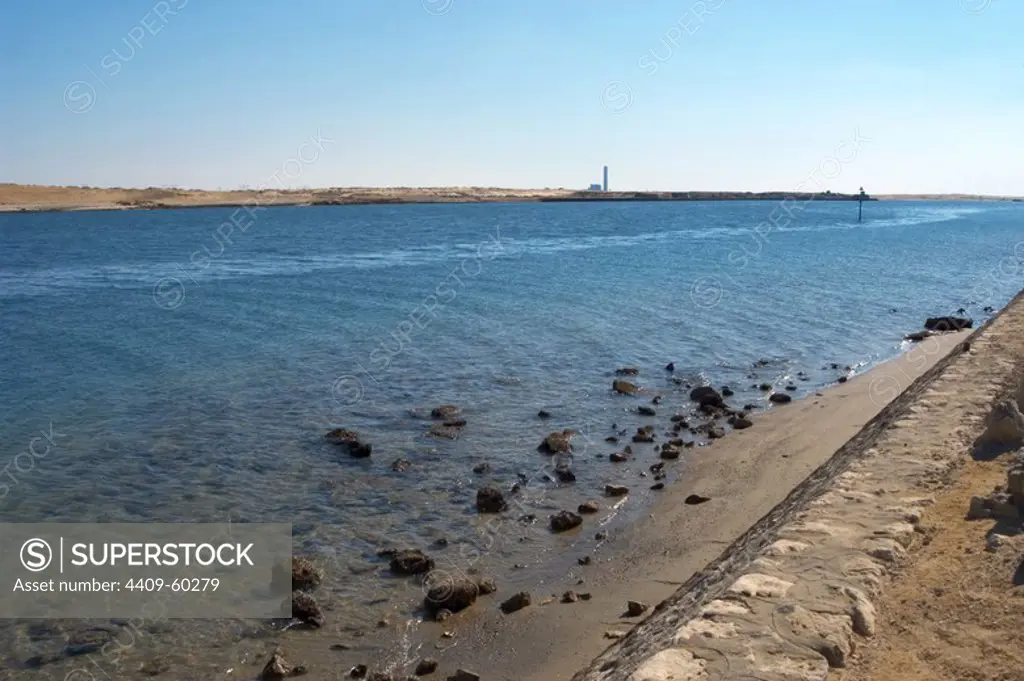 Egypt. Suez Canal. Artificial sea-level waterway that connects the Mediterranean Sea to the Red Sea. 120.11 miles lenght. Built between 1859 and 1869 by Suez Canal Company, which concession was obtained by the French diplomat Ferdnand de Lesseps (1805-1894).