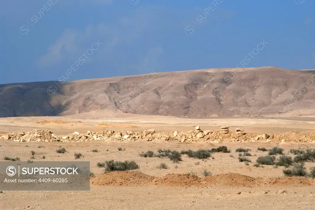 Egypt. Desert landscape between Suez and Cairo.