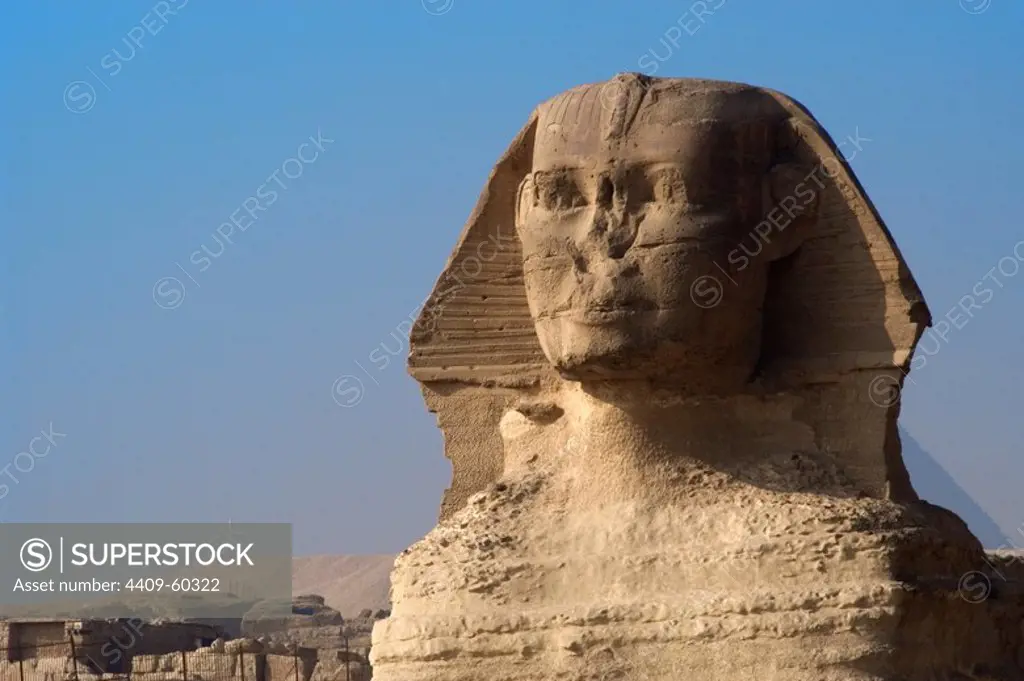Egypt. Great Sphinx of Giza. Limestone statue with lion body and human head. Is believed that represents the Pharaoh Khafra. Built as a protective guard on the banks of the River Nile. Old Kingdom. 2500 B.C. approximately. 4th Dynasty.