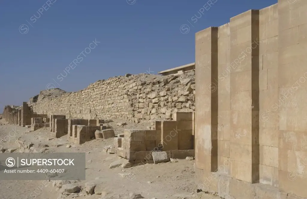 Egypt. Saqqara. Djoser's complex. Limestone walls with 14 false doors and main entrance. Third Millennium. Old Kingdom.