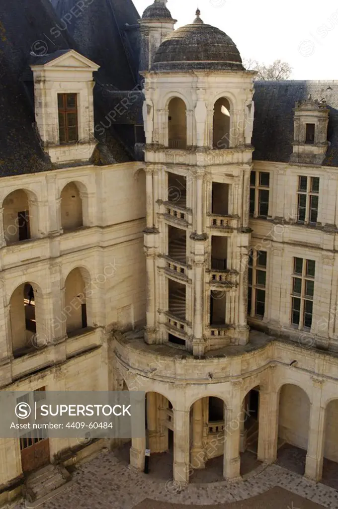 Renaissance Art. France. 16th century. Castle of Chambord. Attributed to Domenico da Cortona (ca 1465- ca 1549). Built by order of King Francis I between 1519-1539, along the river Closson. Double-helix staircase. It consists of two separate intertwined staircases that go up three floors without meeting. Loire Valley.