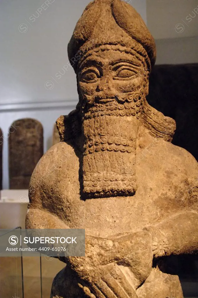 Limestone figure of an attendant god. 811-783 BC. Neo-assyrian. From the Temple of Nabu, from Nimrud (Iraq). Detail. British Museum. London. United Kingdom.