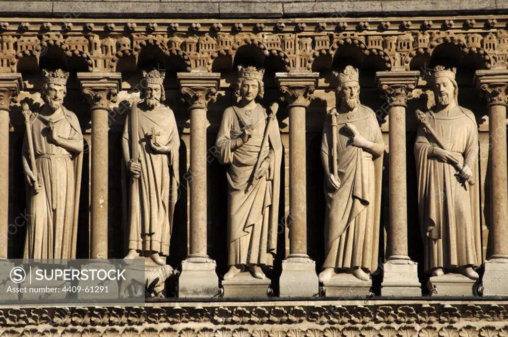 France. Paris. Notre Dame Cathedral. West facade. The Kings Gallery. Statues of the 28 kings of Judah and Israel, redesigned by Viollet-le-Duc (1814-1879) to replace the statues destroyed during the Revolution in 1793. Detail.