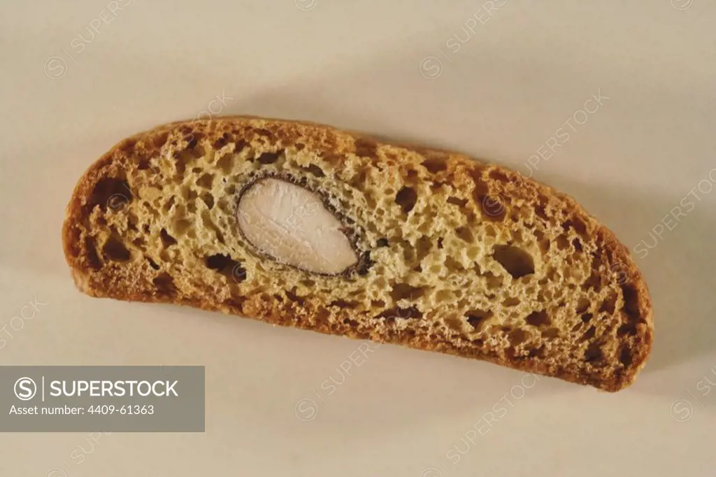 Carquinyoli (Biscotti). Baked biscuit made with whole or sliced almonds, typical of Catalonia. Spain.