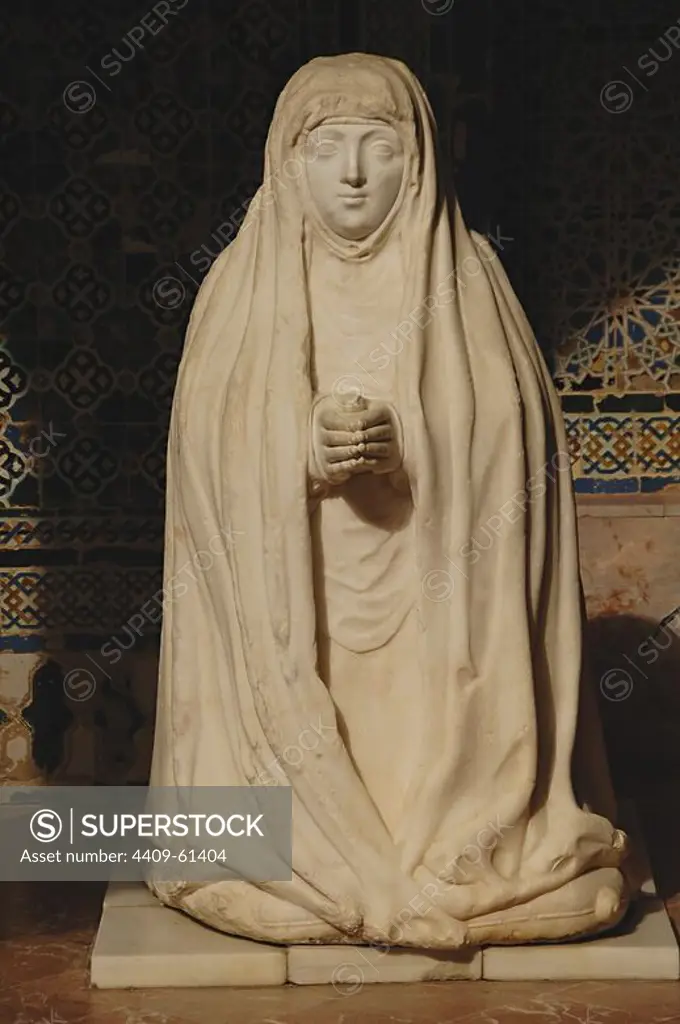 Spain. Andalusia. Seville. Island of the Charterhouse. Monastery of Our Lady of the Caves, founded in 1399 by Gonzalo de Mena, Archbishop of Seville. Cloister. Sculpture of Leonor Cabeza de Vaca.