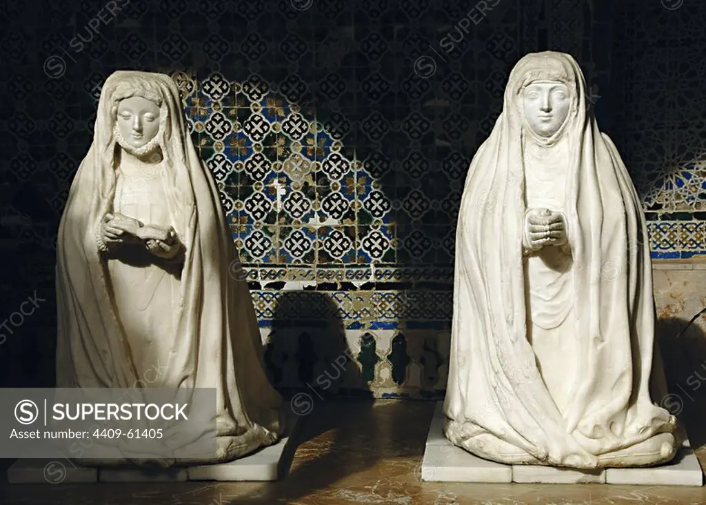Spain. Andalusia. Seville. Island of the Charterhouse. Monastery of Our Lady of the Caves, founded in 1399 by Gonzalo de Mena, Archbishop of Seville. Cloister. Sculptures of Beatriz Portocarrero and Leonor Cabeza de Vaca.