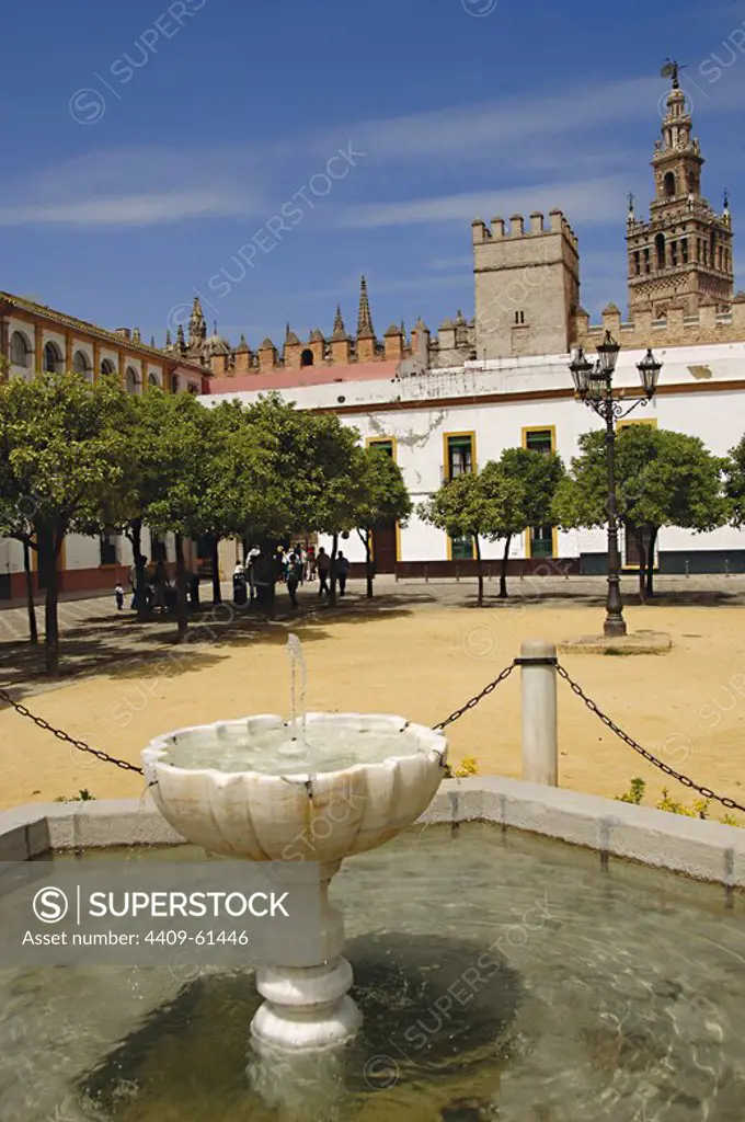 Spain. Andalusia. Seville. Royal Alcazars of Seville (Real Alcazar). Courtyard of flags. Its present appearance is due to remodeling because of the Latin American Exhibition of 1929. The source, hexagonal, was built in 1928 by Jose Diaz Lafita.
