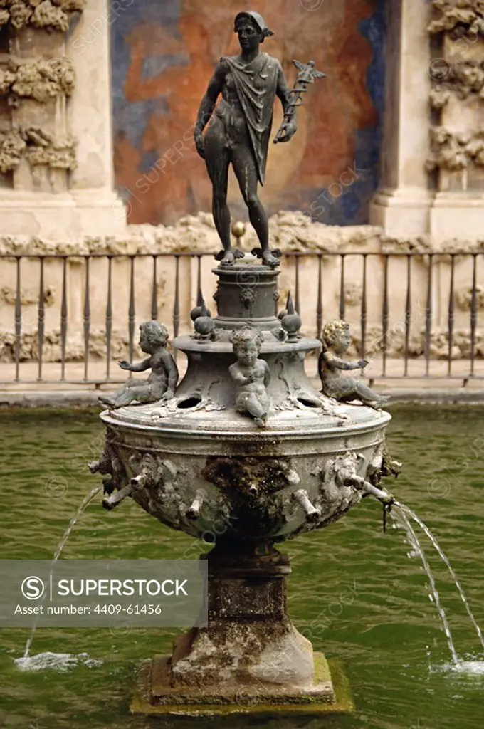 Spain. Andalusia. Seville. The Alcazar of Seville (Royal Alcazar). Pond and fountain of Mercury. Gardens. Sculpture by Diego Pesquera (16th century) and master metal smelter Bartolome Morel (1504-1579).