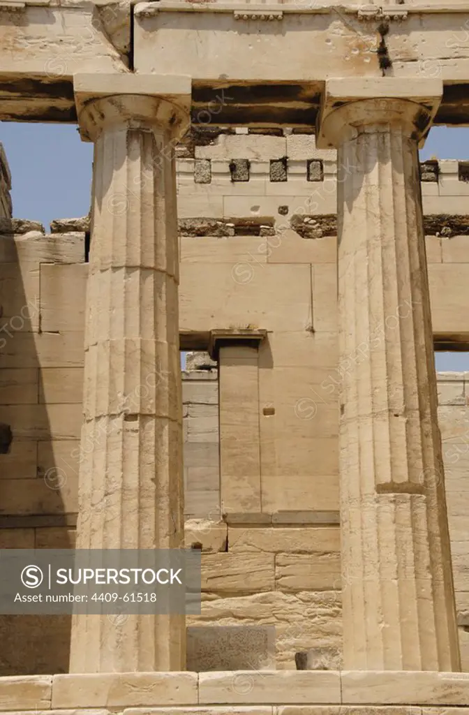Greece. Athens. Propylaea. Monumental gateway to the Acropolis. It was designed by the architect Mnesicles, 437 BC-432BC. (The Age of Pericles). Doric style columns. Architectural detail.