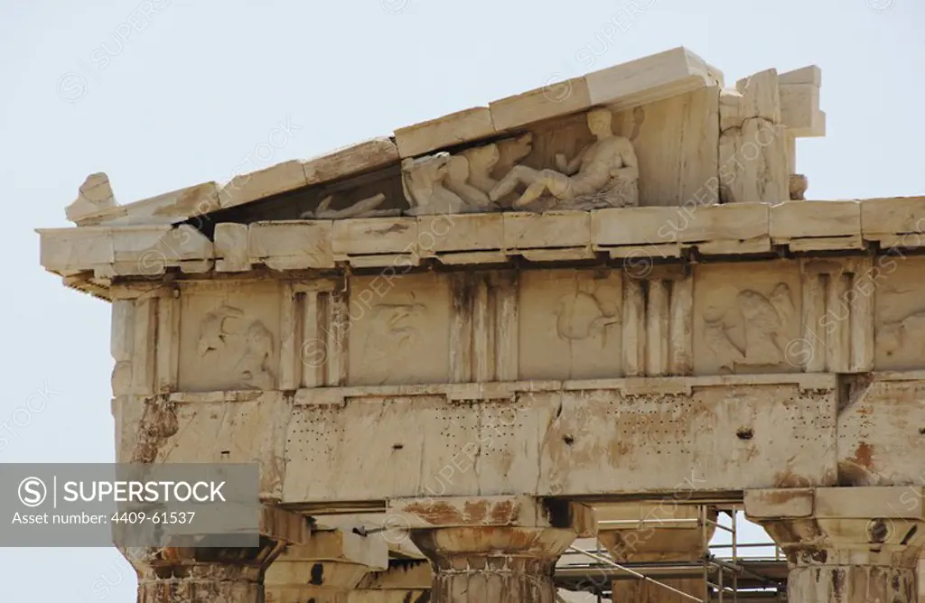 Greece. Athens. Acropolis. Parthenon. The Doric order. Architectural detail. Entablature: cornice (pediment and raking cornice), frieze (trygliphs and metopes), architrave and capitals (Abacus and echinus). 5th century BC.