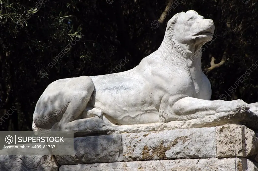Greece, Athens. Area of Kerameikos (Ceramicus). Northwest of the Acropolis. Important old cemetery with numerous funerary sculptures erected along the sacred way from Athens to Eleusis. Statue depicting of a molossian dog (modern replica), c. 320 BC.